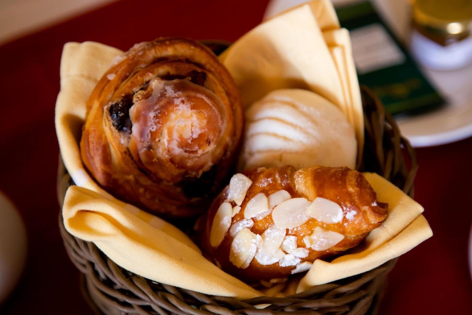 Camino Real Monterrey Hotel San Pedro Garza Garcia Екстериор снимка A traditional Italian Easter bread